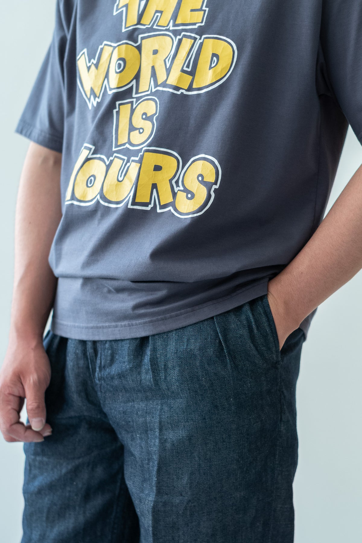 WORLD IS YOURS Tee - Cartoon Letter 〈GRAY〉