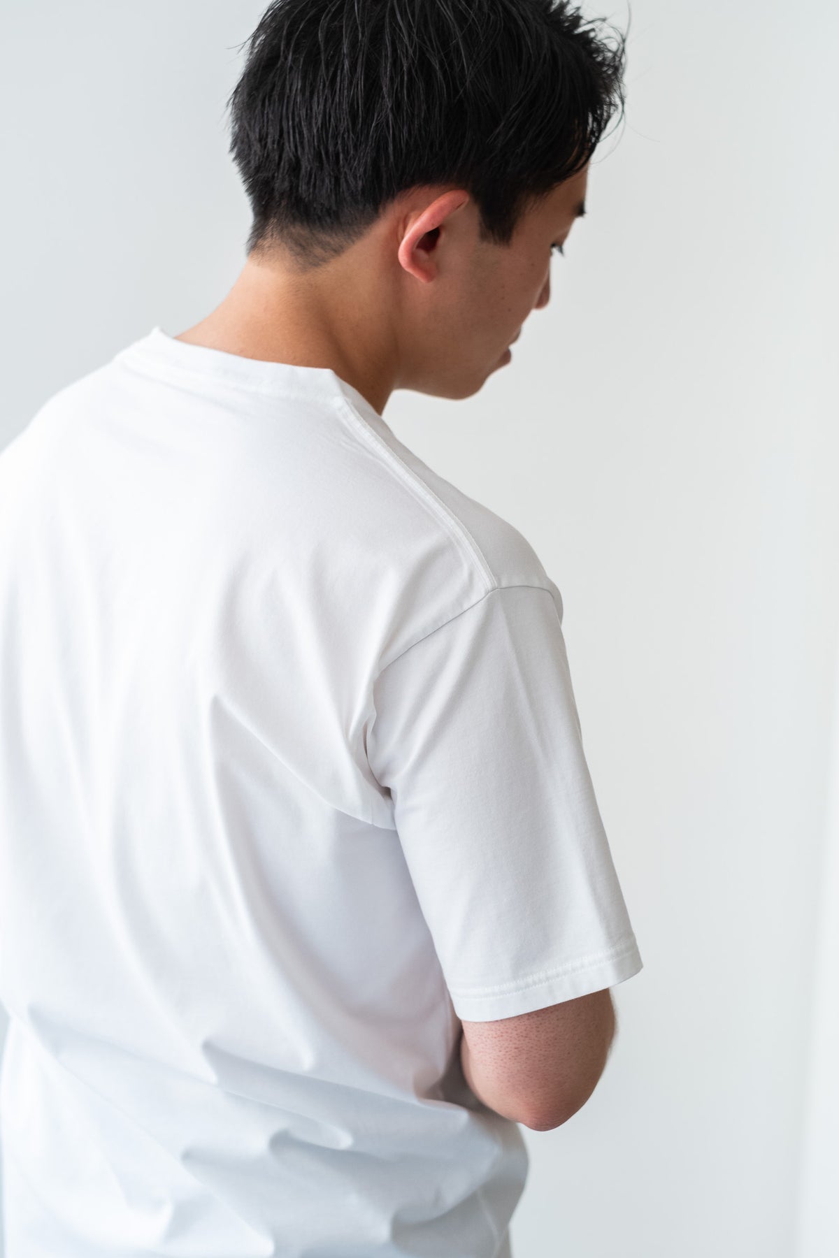 Essential S/S Tee 〈WHITE〉