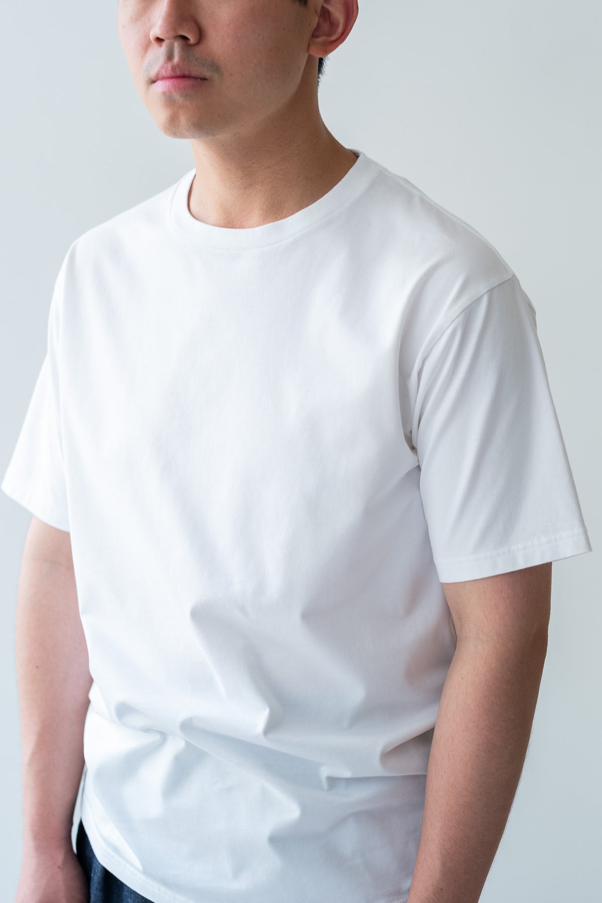 Essential S/S Tee 〈WHITE〉