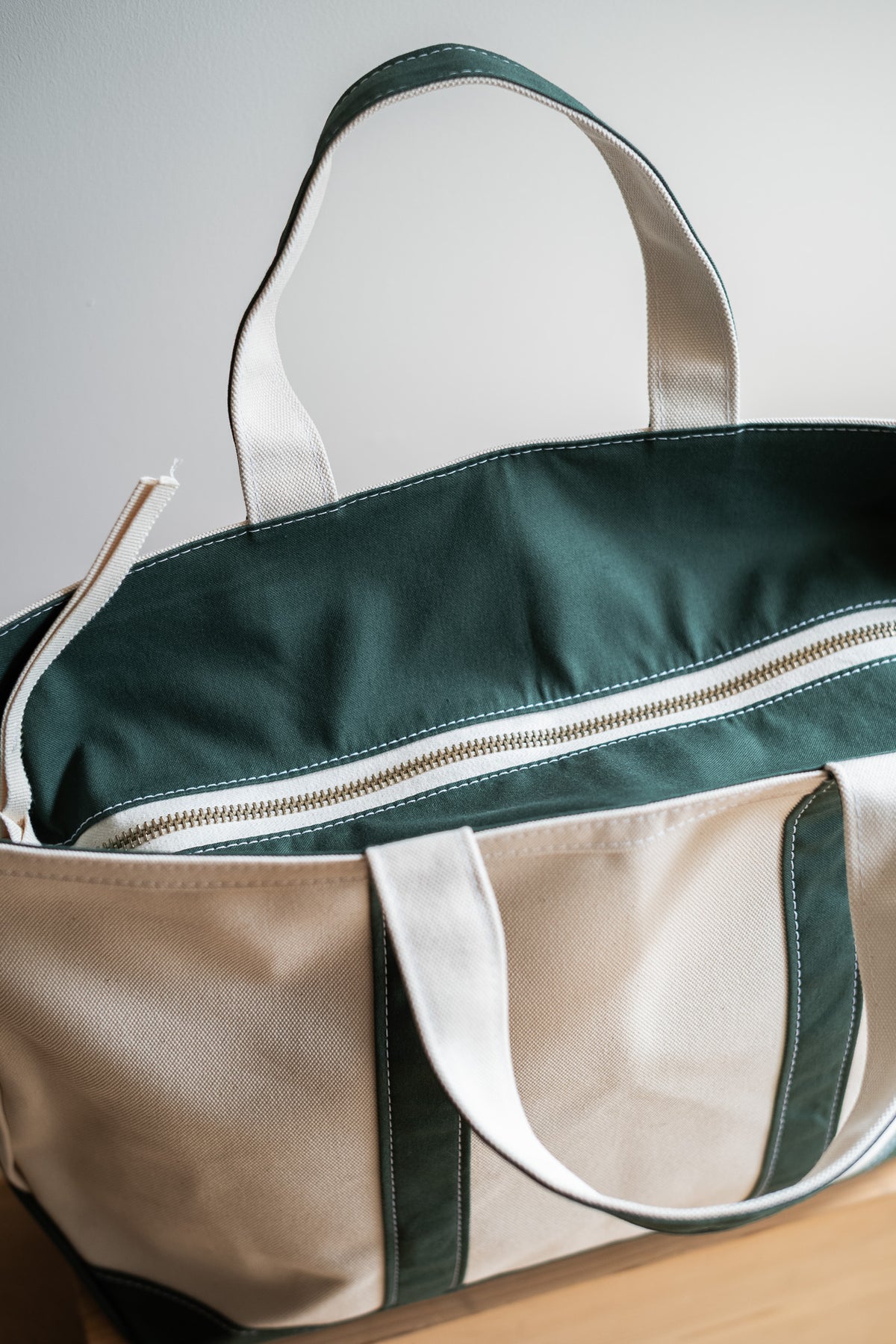 Enough Space Bag - LARGE 〈NATURAL × GREEN〉