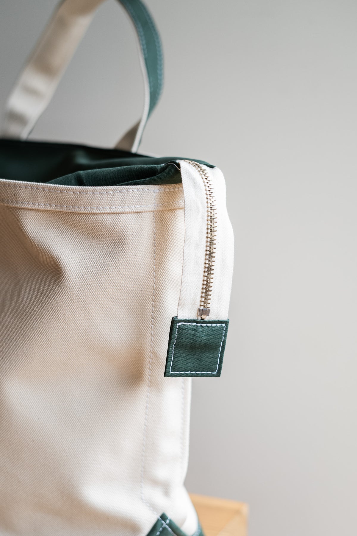 Enough Space Bag - LARGE 〈NATURAL × GREEN〉
