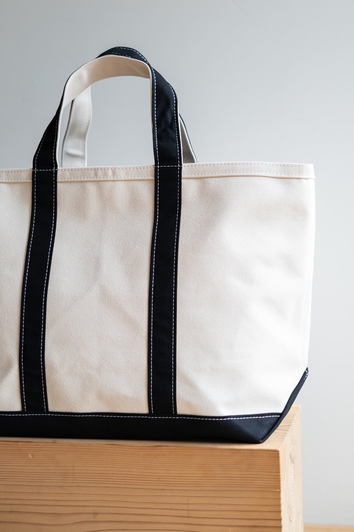 Enough Space Bag - LARGE 〈NATURAL × BLACK〉