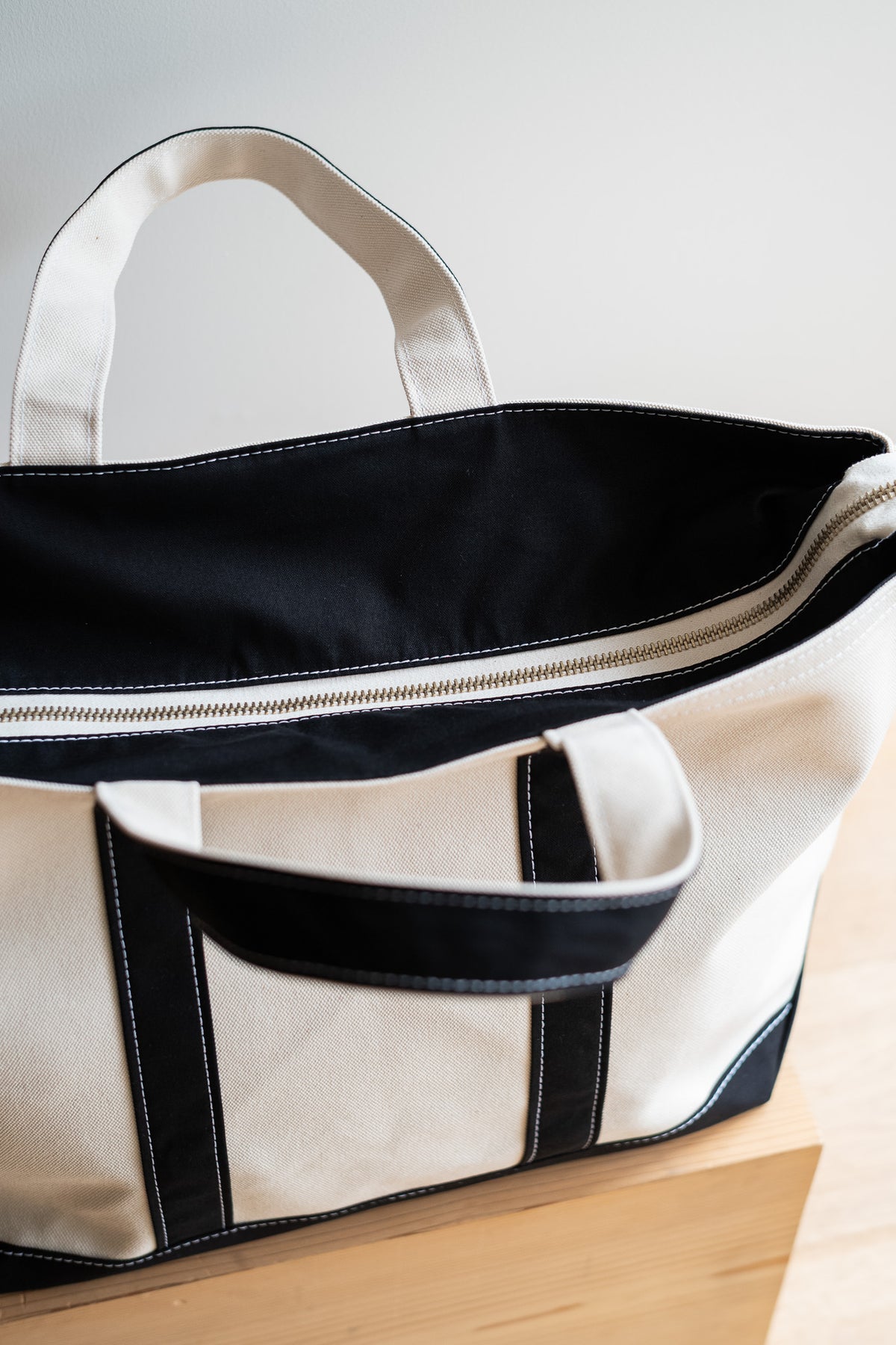 Enough Space Bag - LARGE 〈NATURAL × BLACK〉