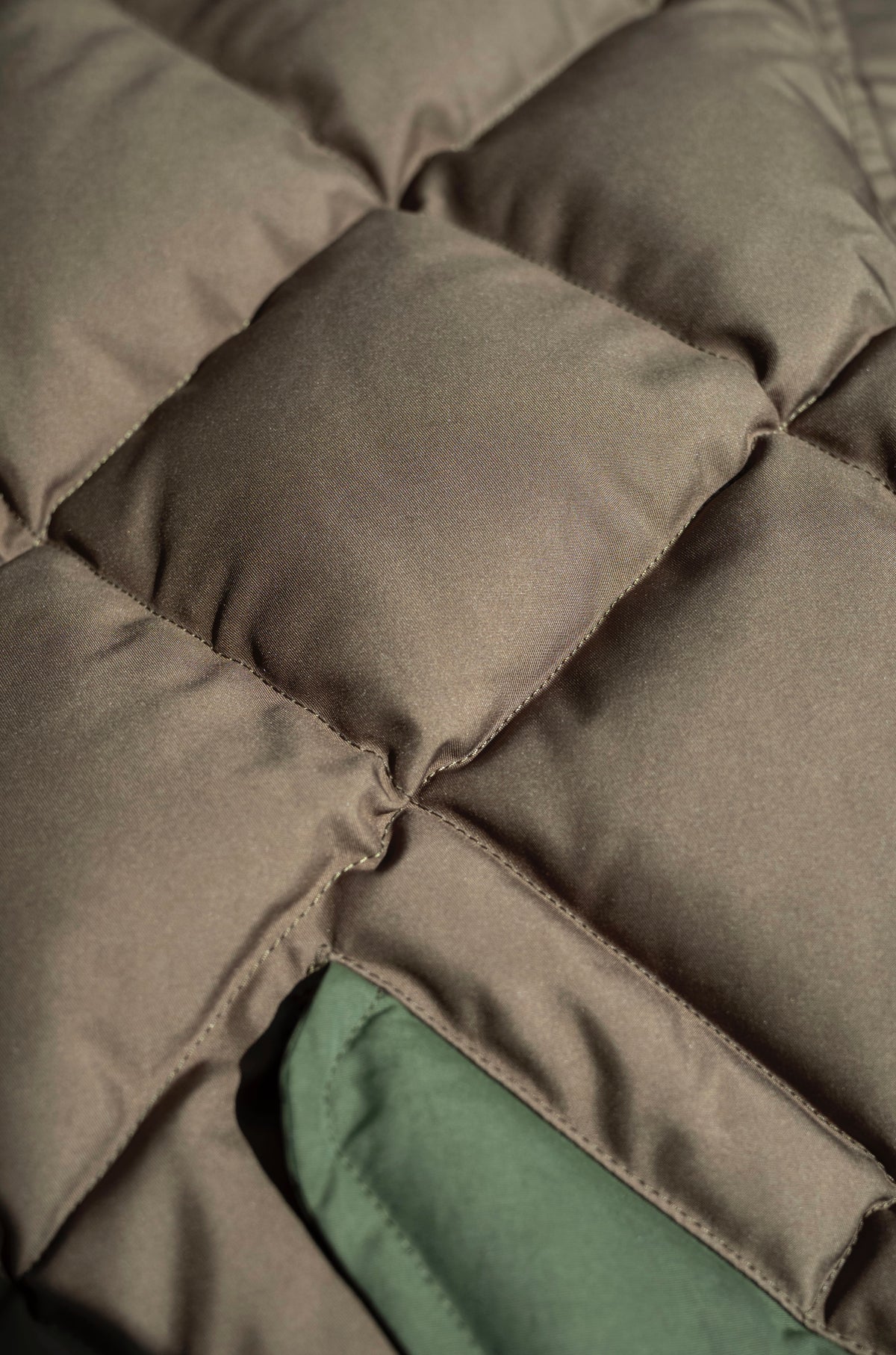 Nylon Quilted Down Jacket 〈KHAKI〉