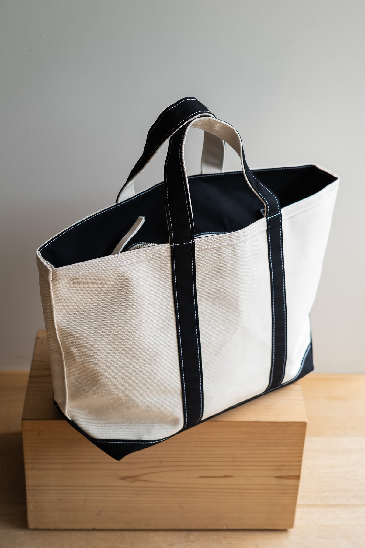 Enough Space Bag - LARGE 〈NATURAL × BLACK〉