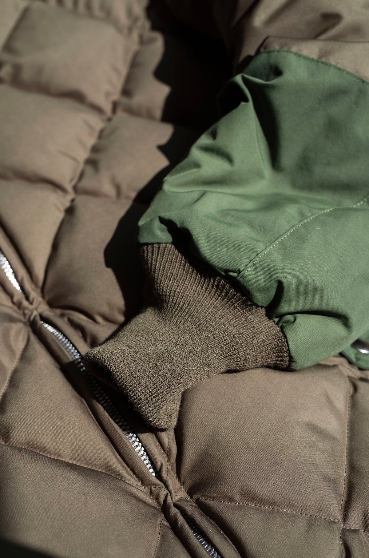 Nylon Quilted Down Jacket 〈KHAKI〉