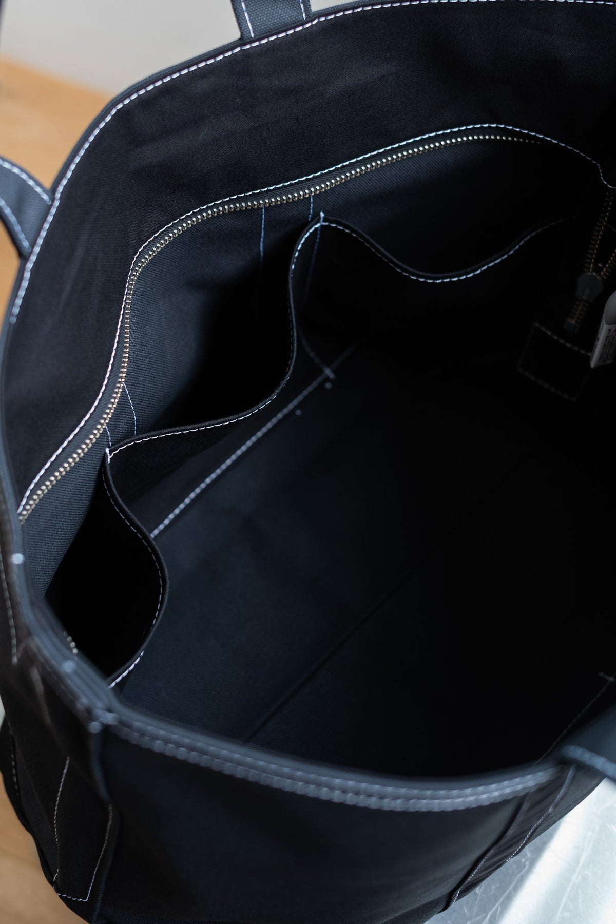 Enough Space Bag - LARGE 〈BLACK × BLACK〉