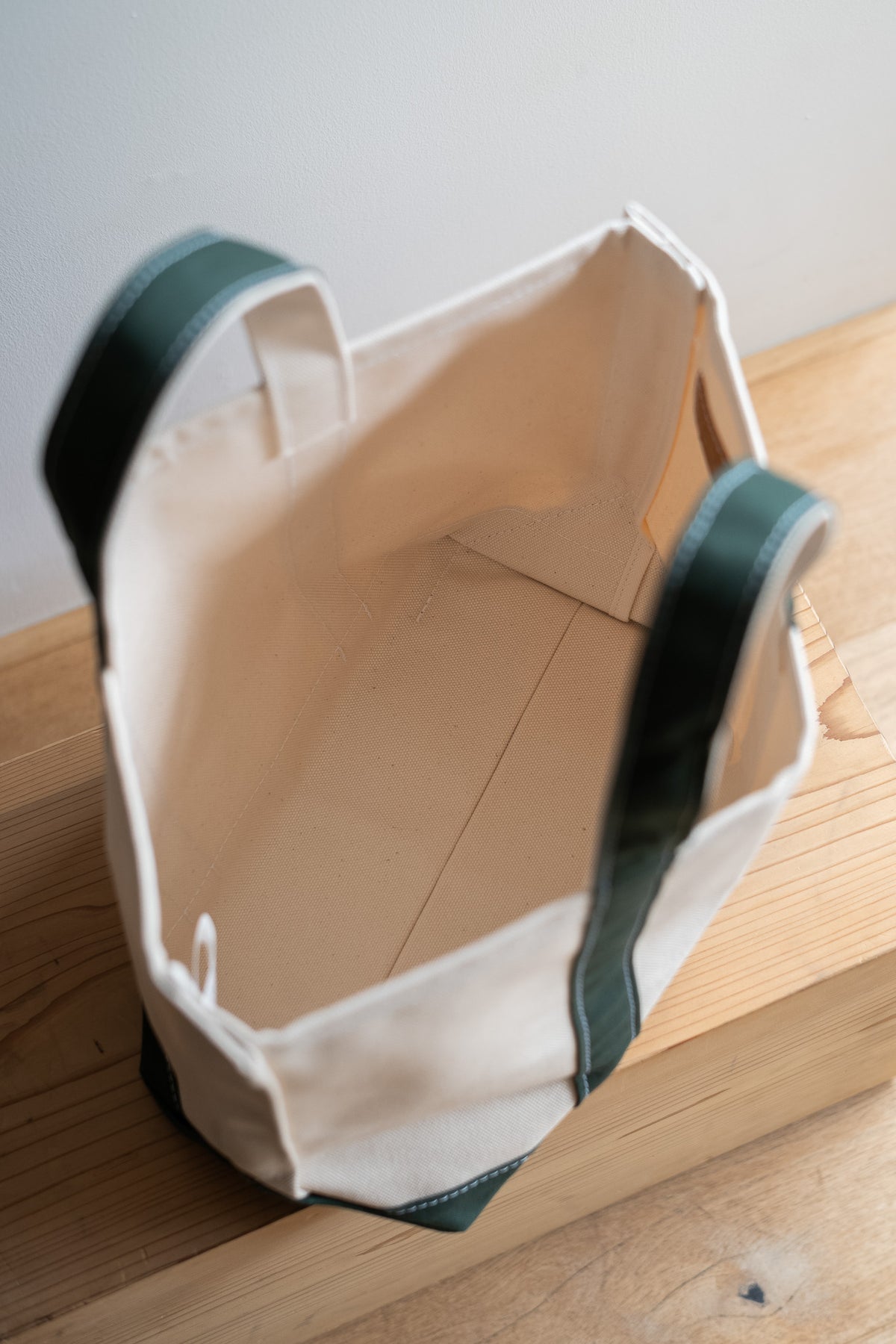 Enough Space Bag - SMALL 〈NATURAL × GREEN〉