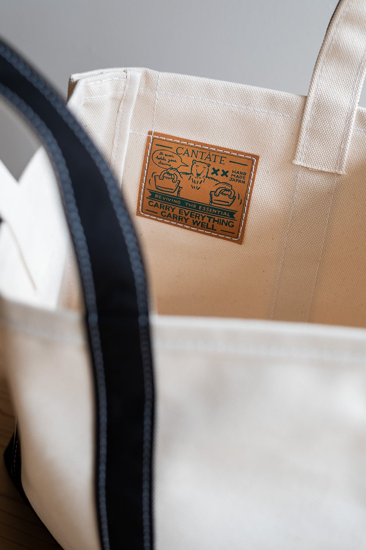 Enough Space Bag - SMALL 〈NATURAL × BLACK〉