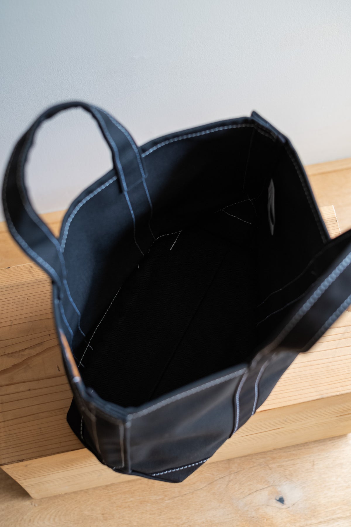 Enough Space Bag - SMALL 〈BLACK × BLACK〉