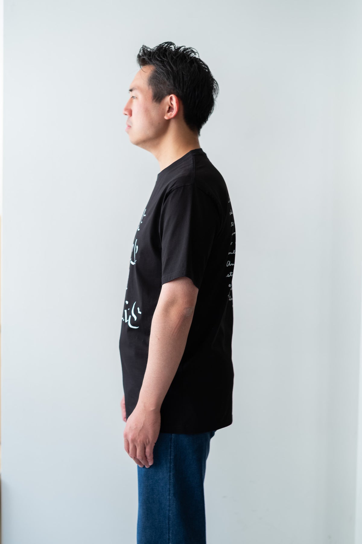 WORLD IS YOURS Tee - Cartoon Letter 〈BLACK〉