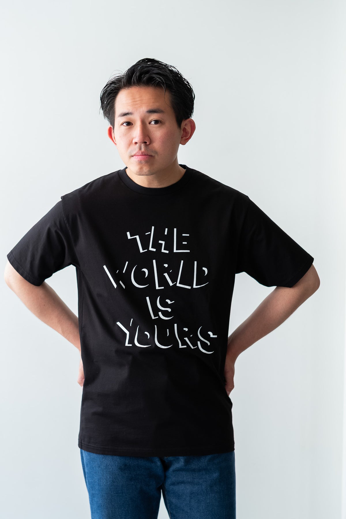 WORLD IS YOURS Tee - Cartoon Letter 〈BLACK〉