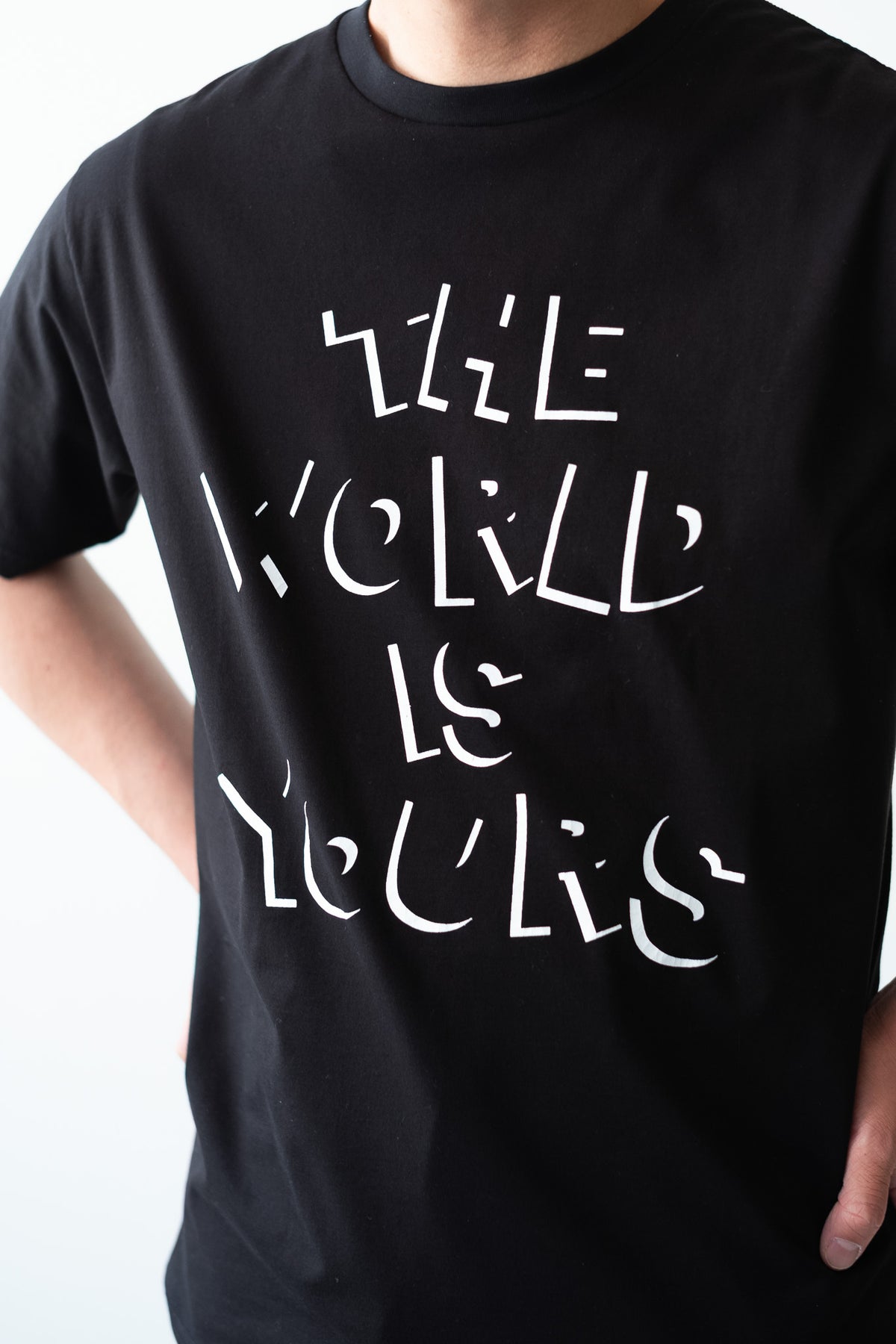 WORLD IS YOURS Tee - Cartoon Letter 〈BLACK〉