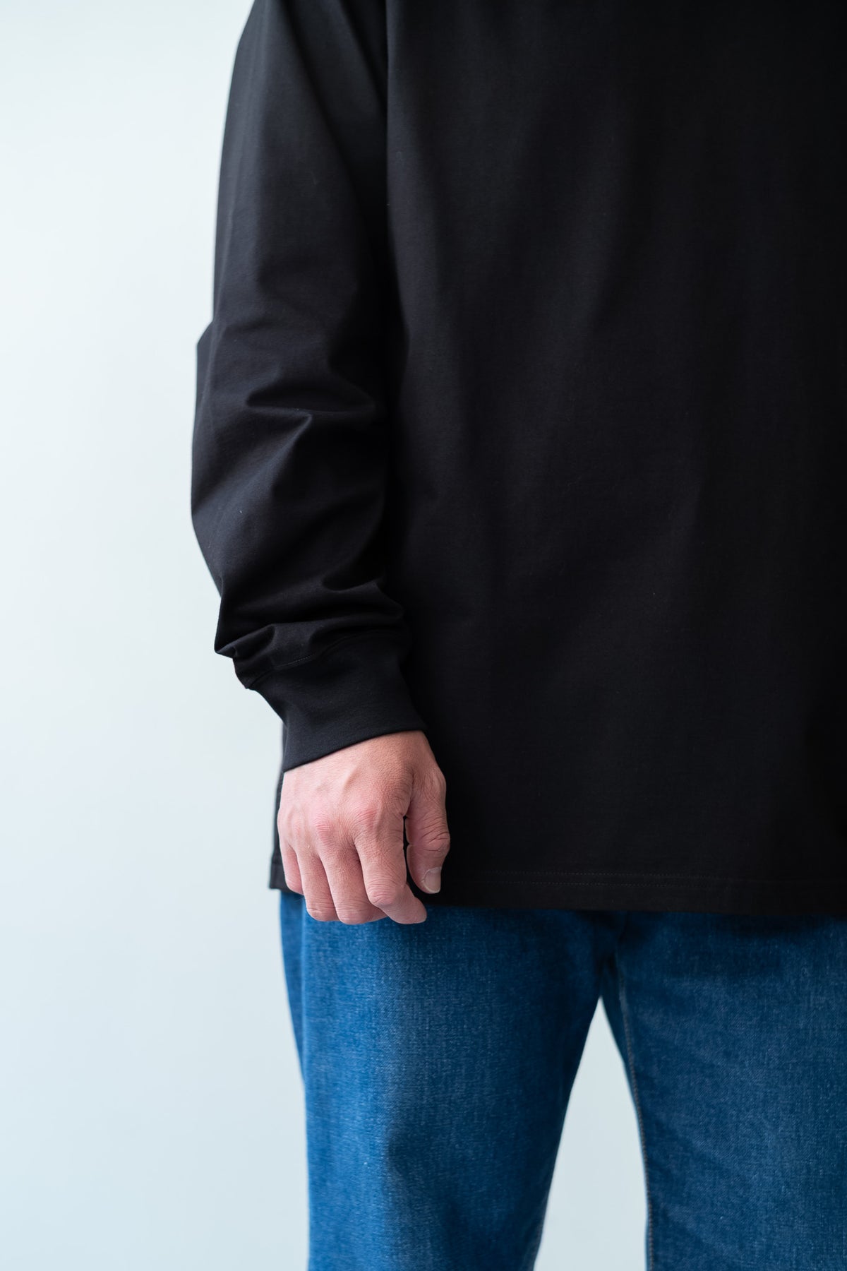Essential L/S Tee 〈BLACK〉
