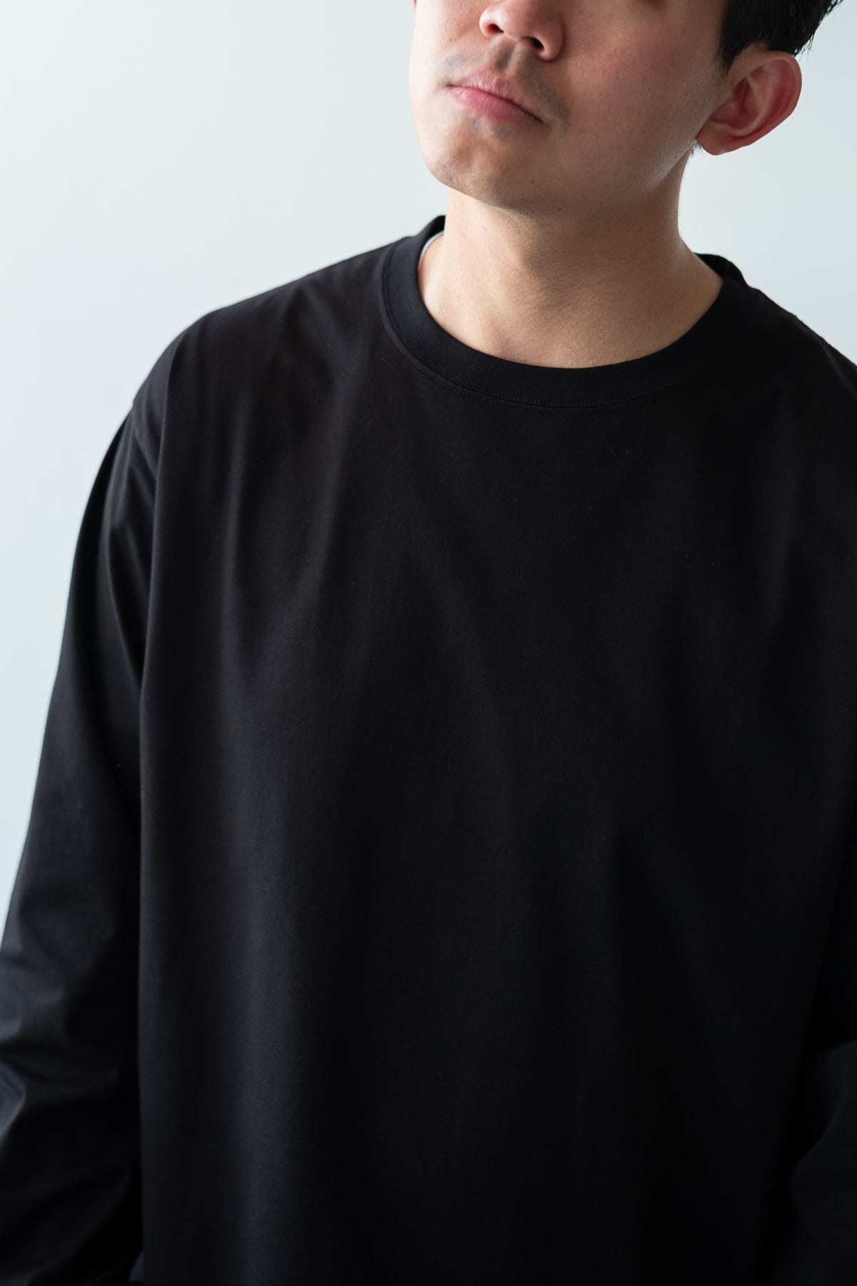Essential L/S Tee 〈BLACK〉