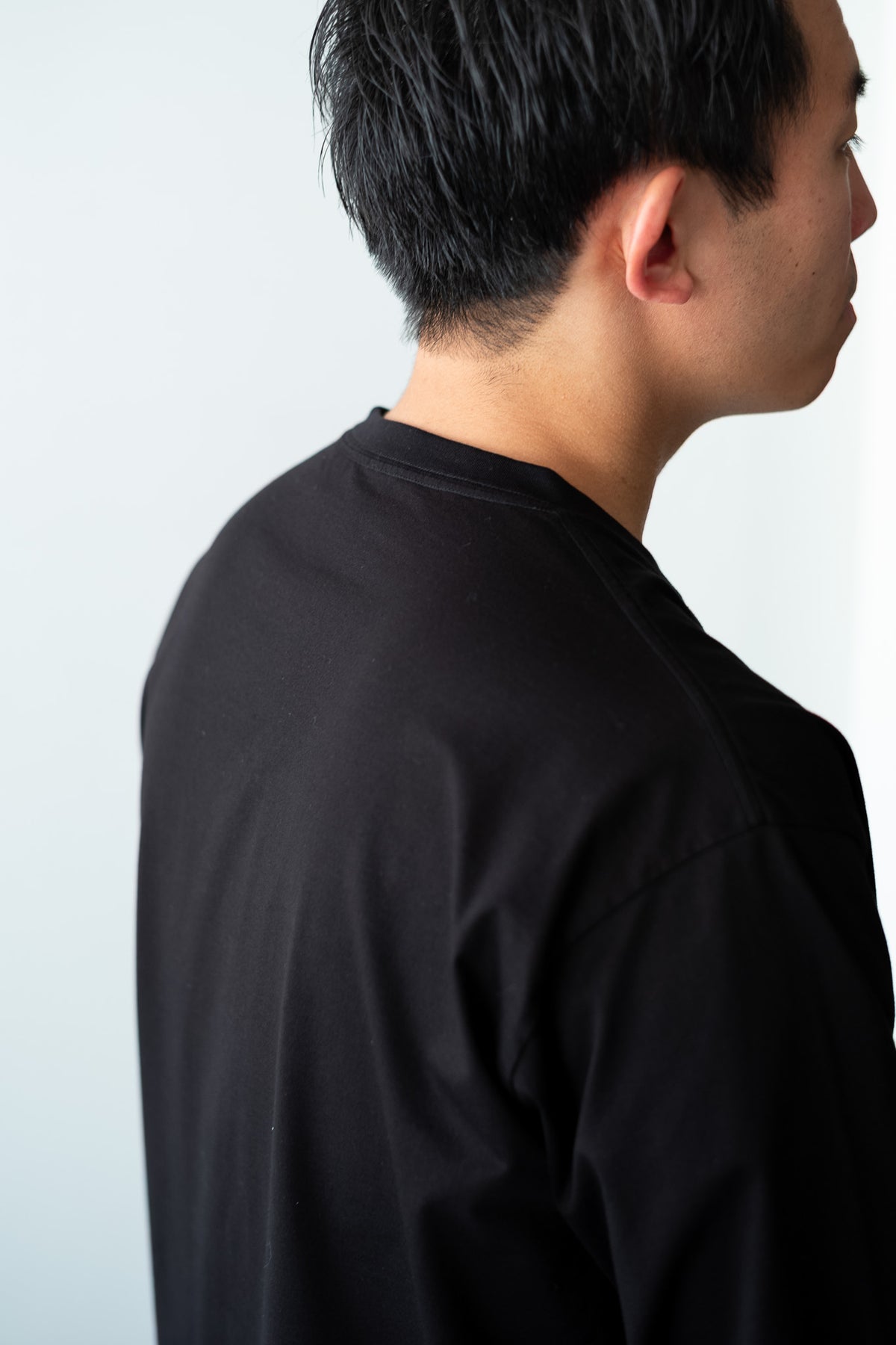Essential L/S Tee 〈BLACK〉