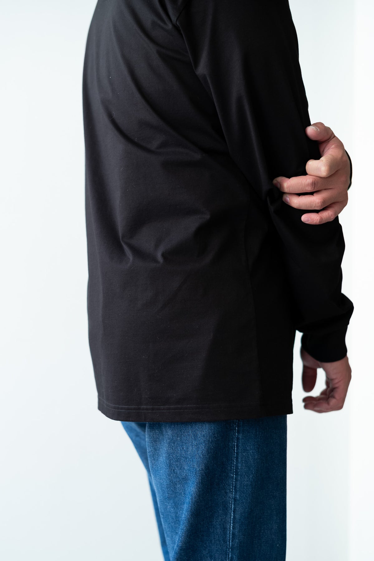 Essential L/S Tee 〈BLACK〉