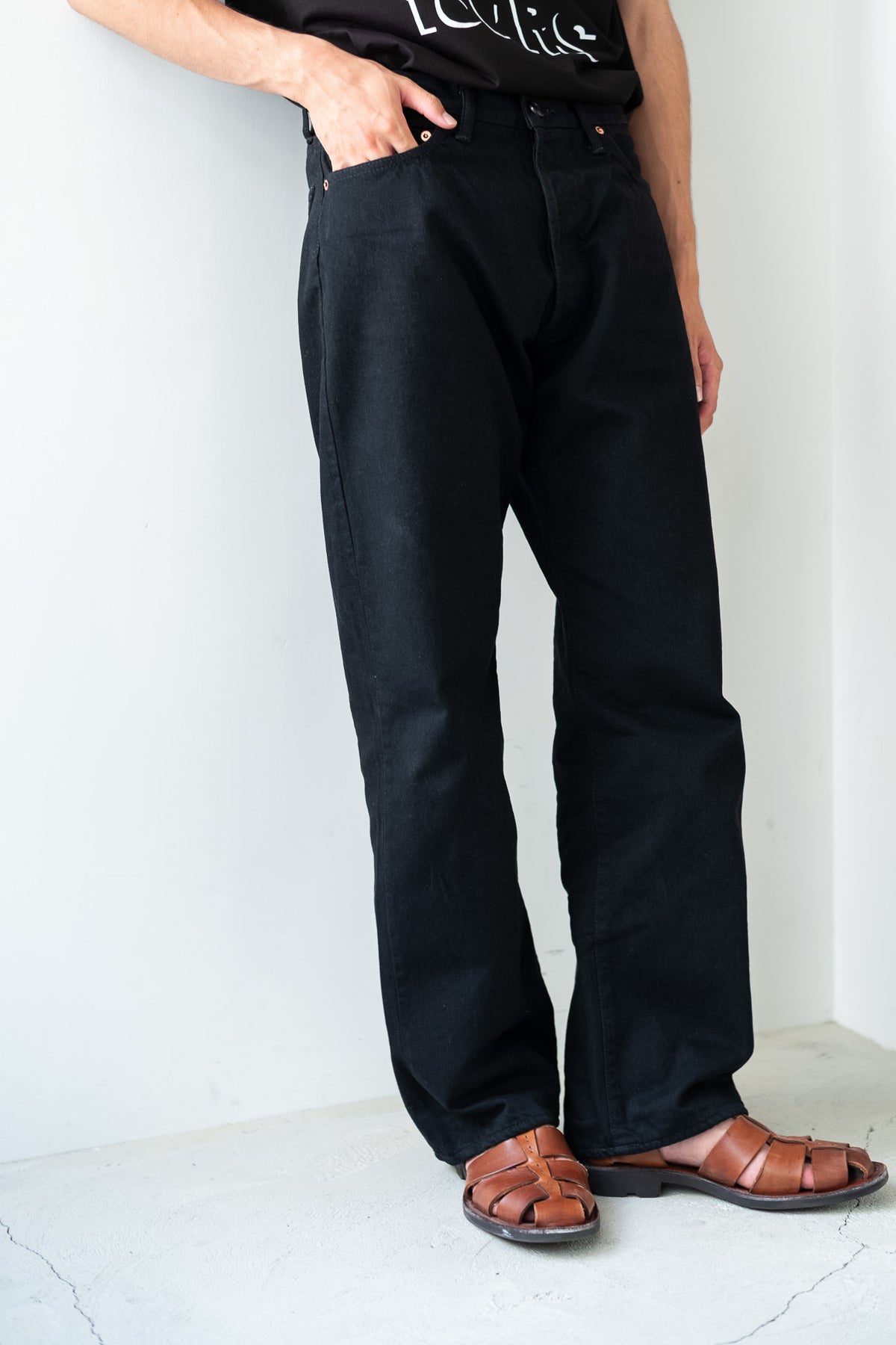 Denim Straight Trousers 〈BLACK〉