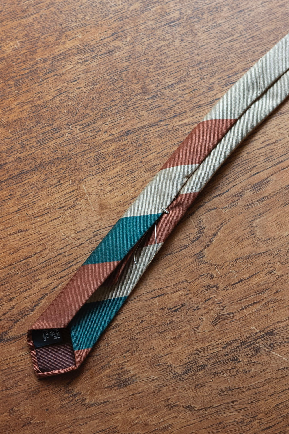 Panel Border Sette Pieghe Tie 〈BEIGE BASE〉