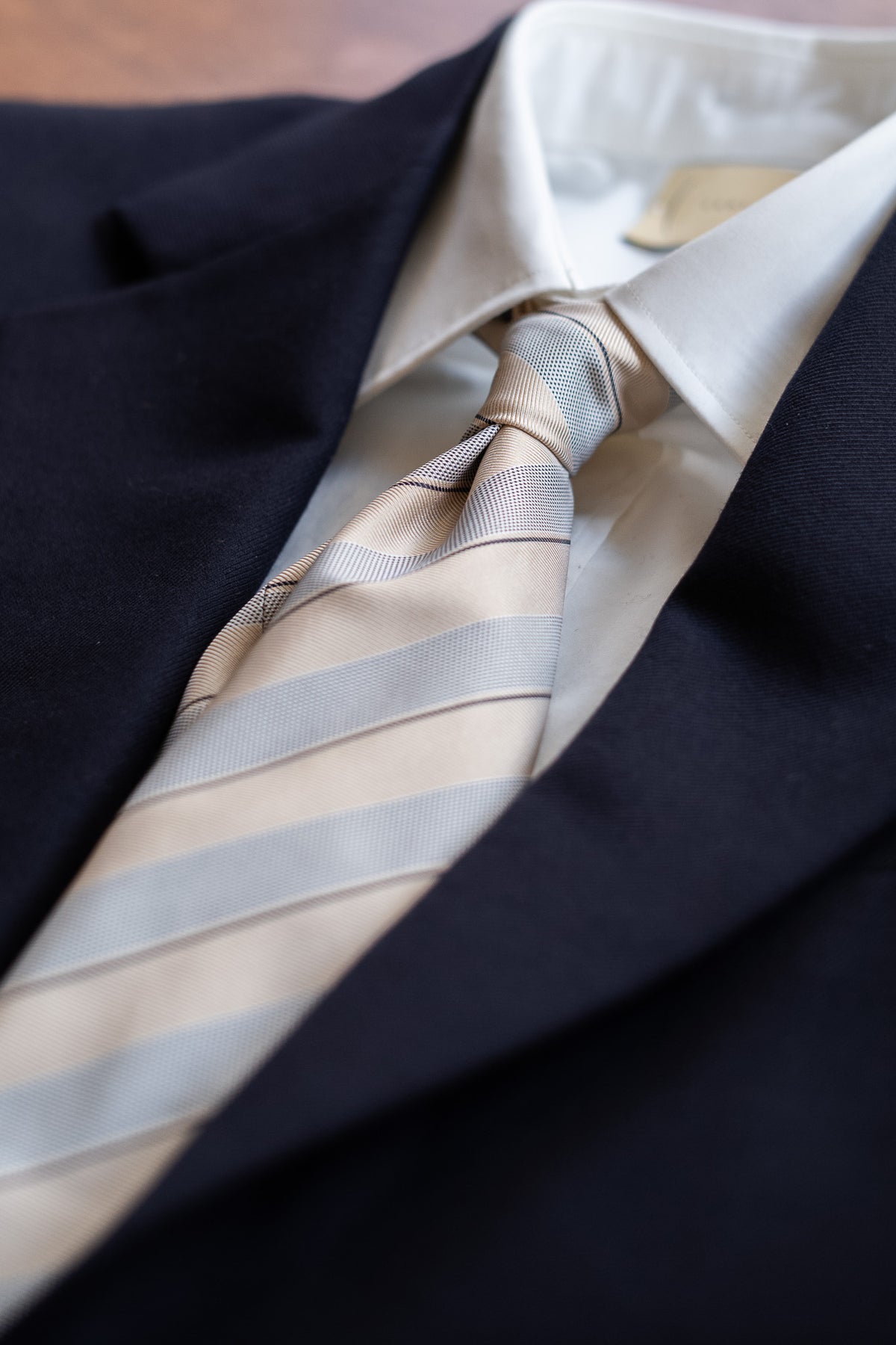 Border Sette Pieghe Tie 〈BEIGE〉