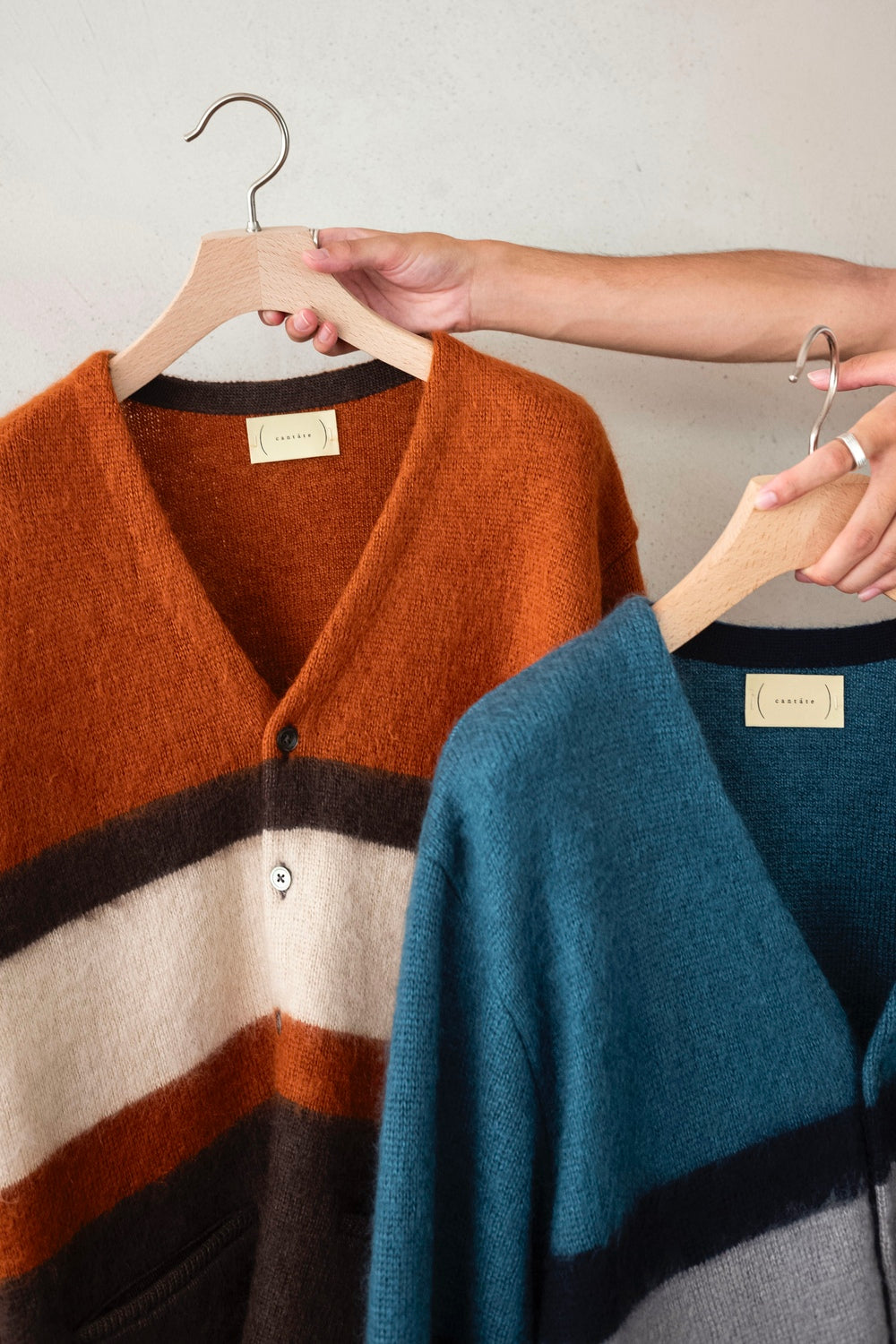 Stupid Shaggy Panel Cardigan〈NAVY BASE〉