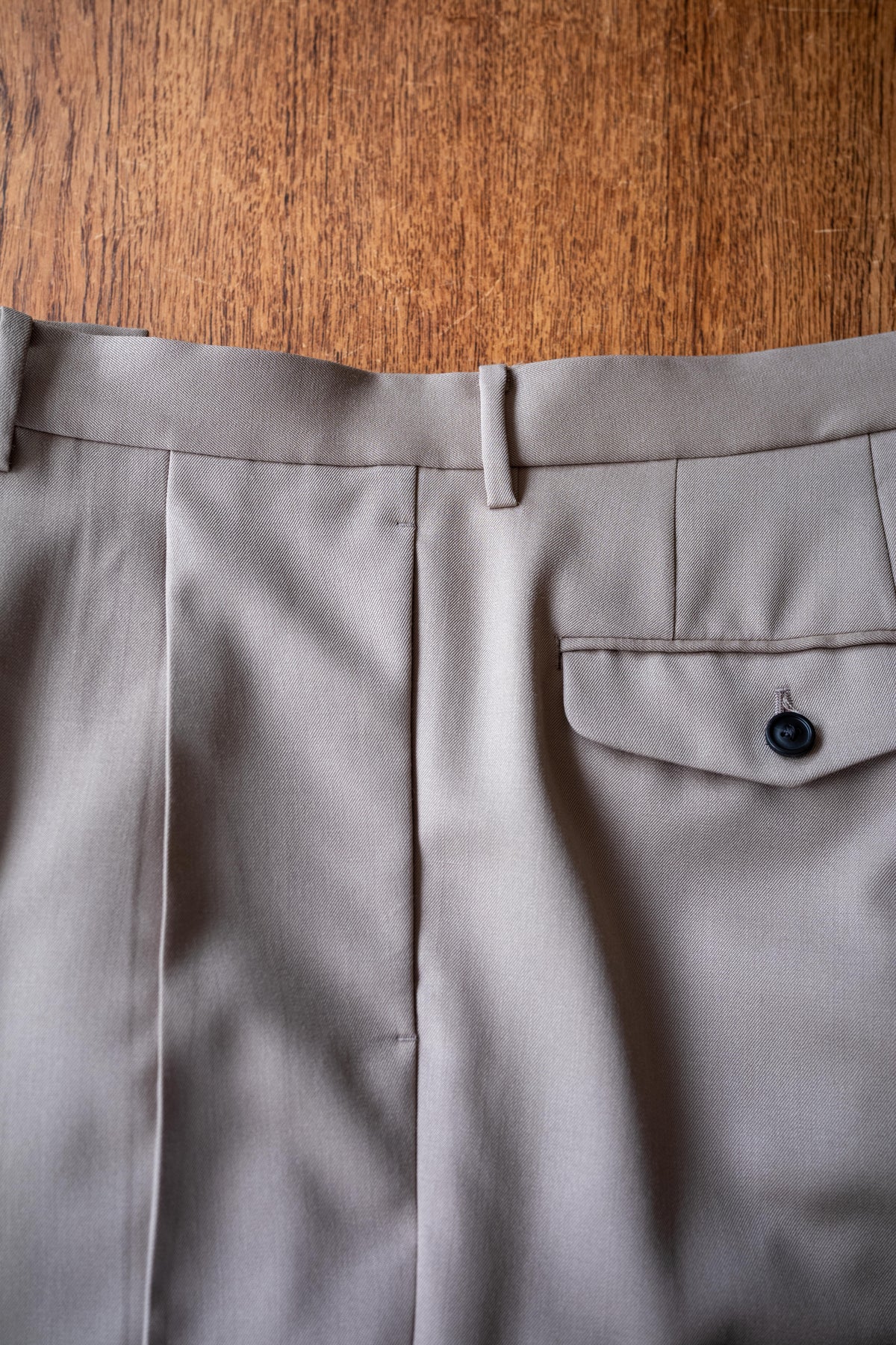 Proper Tailored Trousers 〈GREIGE〉