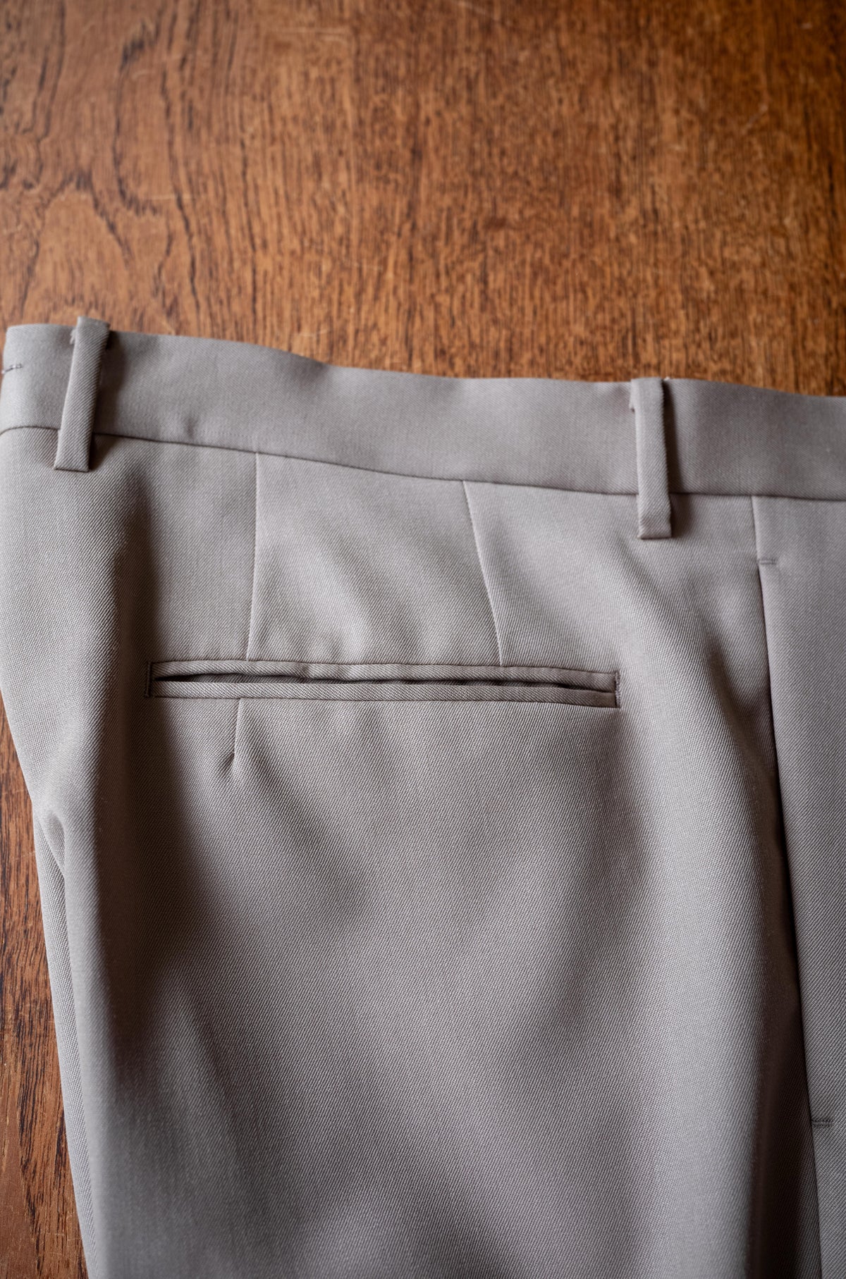 Proper Tailored Trousers 〈GREIGE〉