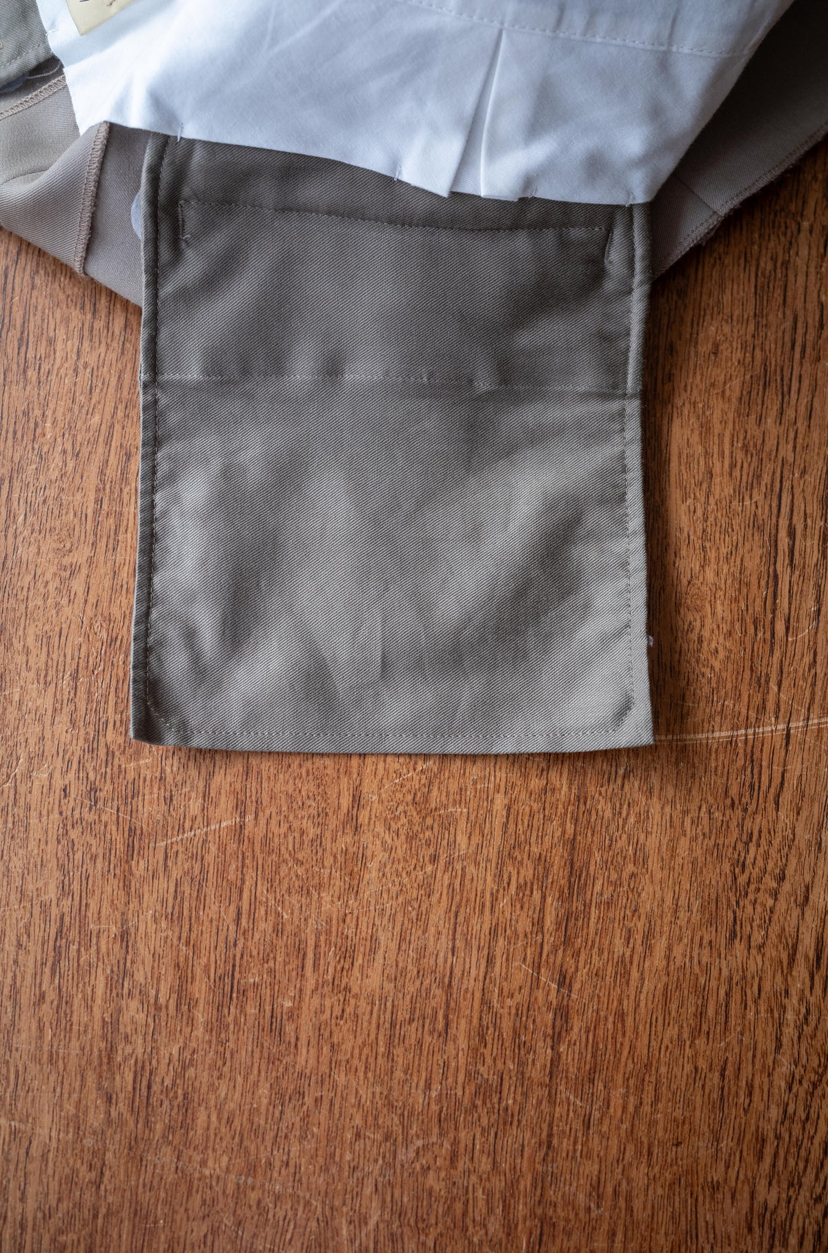 Proper Tailored Trousers 〈GREIGE〉
