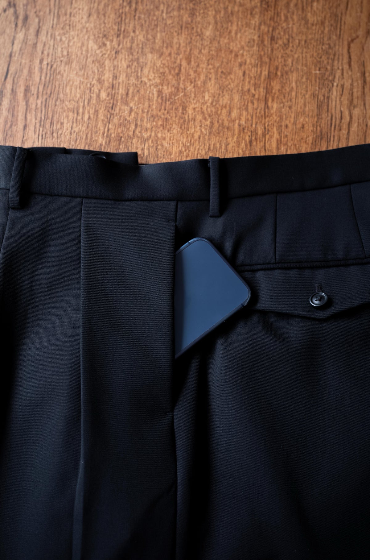 Proper Tailored Trousers 〈NOIR〉
