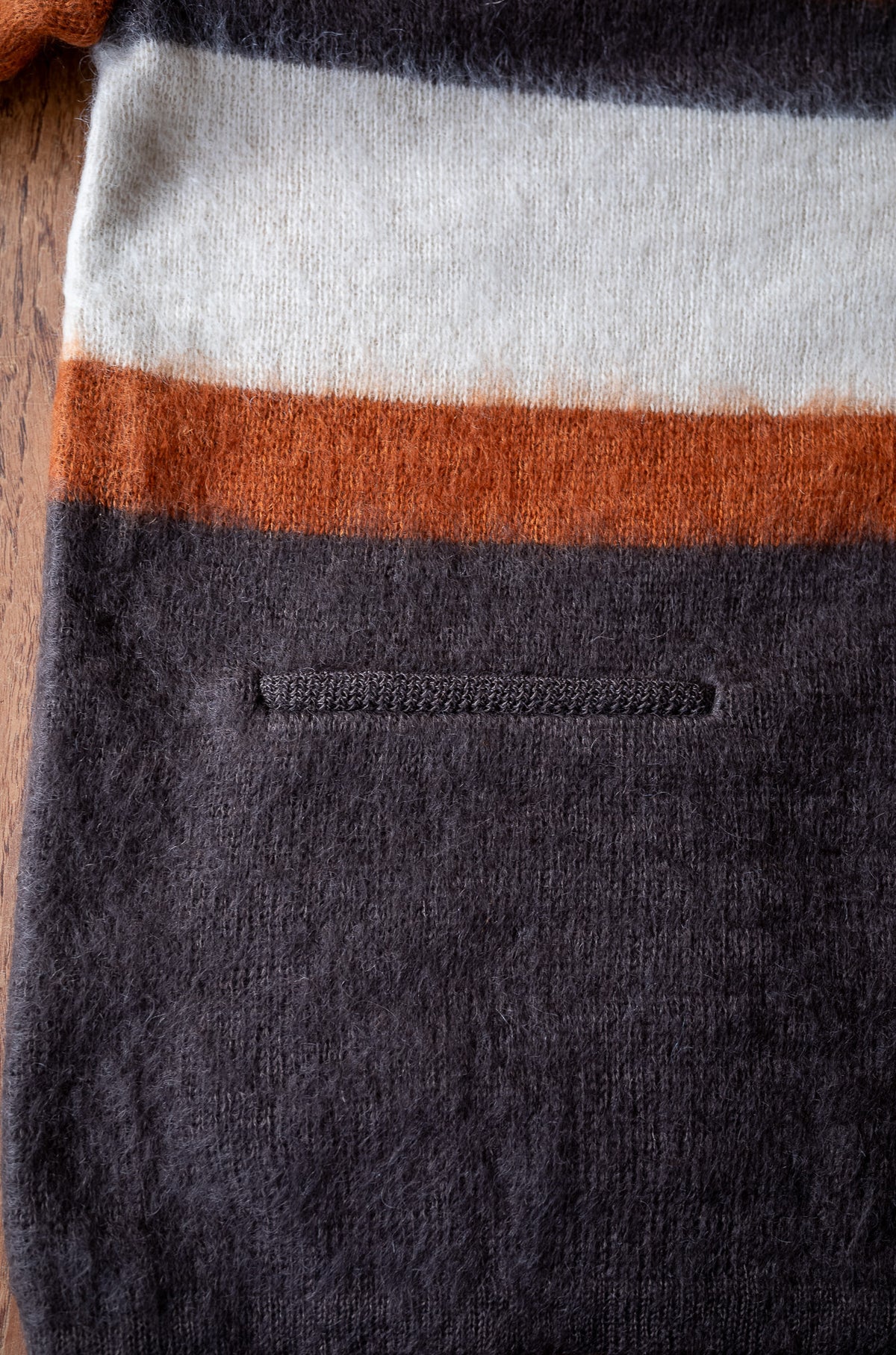 Stupid Shaggy Panel Cardigan 〈BROWN BASE〉