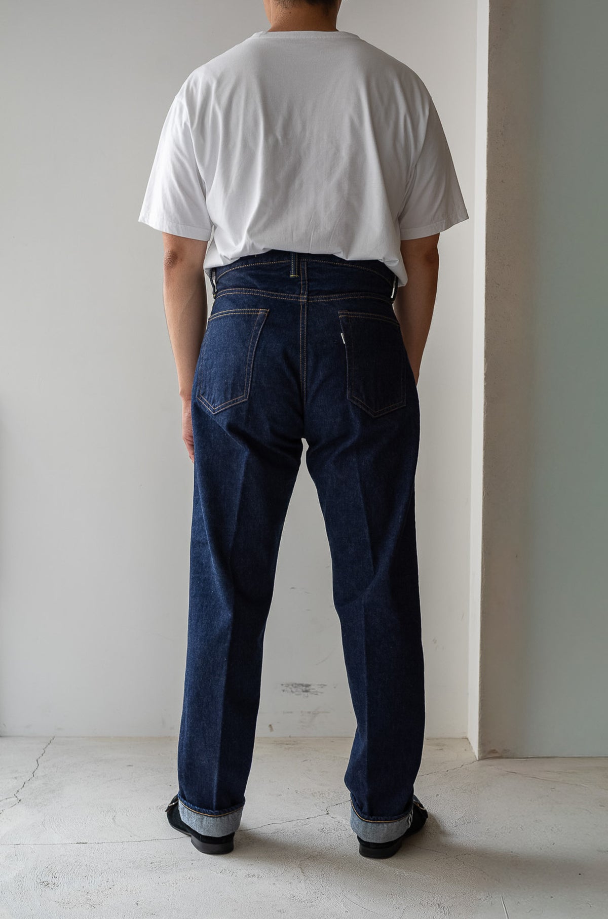 Denim Tapered Trousers 〈INDIGO〉