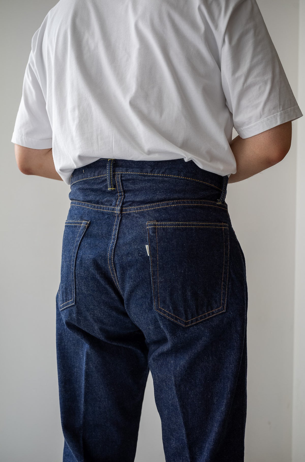Denim Tapered Trousers 〈INDIGO〉